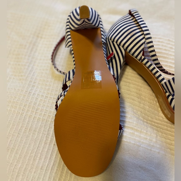 N.Y.L.A. Blue-Striped Heels - NWOT - Picture 7 of 9